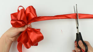 Every time you make the twist, you are turning the ribbon so the color side shows. 3 Ways To Make A Bow For A Wreath Wikihow