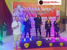 Hebat, Karateka Belitung Timur Ukir Prestasi di Ajang Bergengsi -