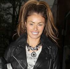 chloe sims without makeup 4 pics