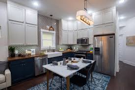 An open style kitchen is ideal for those who desire a fluid living space between the kitchen and living room or dining areas. Applying The Small Kitchen And Dining Room Combo In Your House Small Kitchen Guides