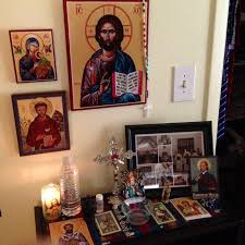 Doa agar rumah cepat laku dijual dengan harga memuaskan. Membuat Pojok Doa Altar Bagi Ikon Katolik