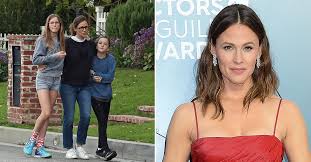 Jun 09, 2021 · lopez has jennifer garner's seal of approval, a source dished to us weekly.garner was previously married to affleck, 48, from 2005 to 2018. Jennifer Garner Admits It S Been A Hard Year For Moms Amid Pandemic