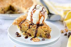 toll house chocolate chip cookie pie