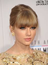 taylor swift makeup for the holiday season