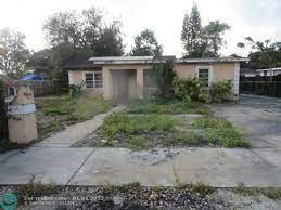 33126 foreclosure homes