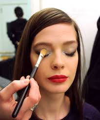 kiwi women need makeup for confidence
