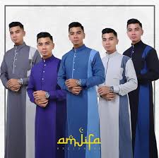 Umumnya busana ini memang sering dikenakan oleh masyarakat melayu yang feminim. Raya 2015 Fesyen Baju Melayu Jubah Lelaki Terkini Khusus Untuk Lebaran Eid In 2019 Baju Melayu Shirts Clothes