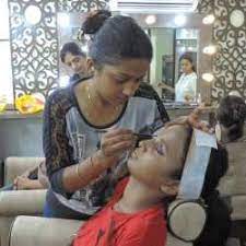 kutz salon academy in sadar bazar
