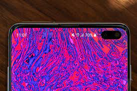The best part of the Galaxy S10's hole ...