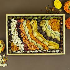 gift dried n dry fruit tray with dates fnp