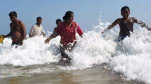 People are Enjoying Sea Bath at PURI Sea Beach, India in 4k ultra HD -  YouTube