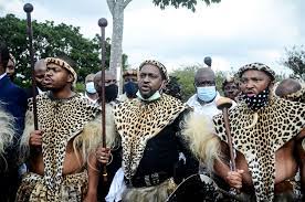 Zulu king, king misuzulu kazwelithini hospitalized.though the amazulu traditional prime minister prince mangosuthu buthelezi has maintained that the nation's has been given a clean bill of health, mzansindaba has learnt that he was hospitalised due to an. Bid To Stop Coronation Of Prince Misuzulu As Zulu King In Court