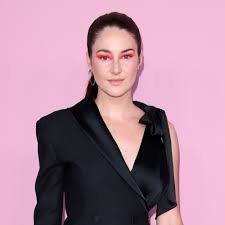 shailene woodley embraces spring s most