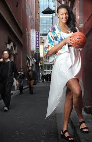 Jun 04, 2021 · liz cambage (las vegas aces) with a buzzer beater vs. Basketball Star With Size 15 Feet Launches New Big Shoe Range For Myer Daily Telegraph