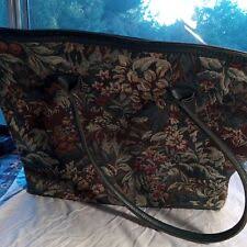 tapestry carpet bag in travel luge