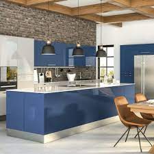 The glossy surface reflects light, making the room appear bigger. Why Choose High Gloss Kitchen Cabinets Advantages Of High Gloss Kitchens Cabinets