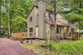 homes in pocono lake pa with