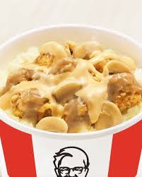 It's then topped with corn, chopped up chicken tenders, green onions, a bacon and cheese sauce and sprinkled with a blend of three cheeses. Kfc Singapore S Famous Potato Bowl For Only S 2 50 Until 2nd April 2020 Singapore Foodie