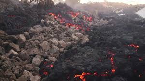 Goma residents, recalling mount nyiragongo's last eruption in 2002, which killed 250 people and left 120,000 homeless, grabbed mattresses and other belongings. F2ahicdrhydqum