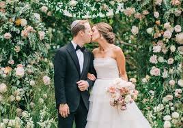 22 stunning wedding flower wall ideas