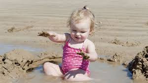 Wir lieben es, zu hause alle drei nackt zu sein! Kinder Nackt Am Strand Sollen Eltern Ihre Kleinkinder Anziehen