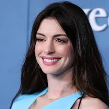anne hathaway had a nose job