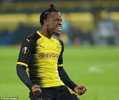 Chelsea reject michy batshuayi scores again for borussia dortmund to make it three goals in two. Batshuayi Making Borussia Dortmund Fans Forget Aubameyang Daily Mail Online