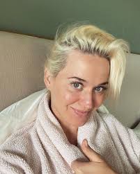 celebrities go makeup free while social