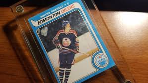Wayne gretzky rookie card topps. Wayne Gretzky Rookie Card Hockey S First To Crack Us 1 Million Mark Citynews Toronto