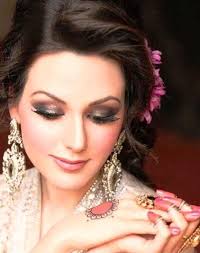 stani party makeup hairstyles 2022