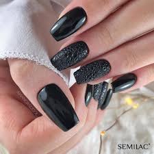 Dear girls below look at the gallery of images with designs on your nails and select the best design for you. Exquisite Variations Of Winter Nail Colors For Your Unique Image