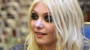 taylor momsen is not a party you