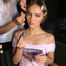 lily rose depp s makeup artist breaks