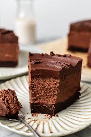 vegan chocolate mousse cake