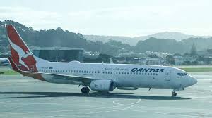 flight review qantas airways 737 800