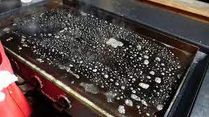 How to Clean a Blackstone Griddle - YouTube