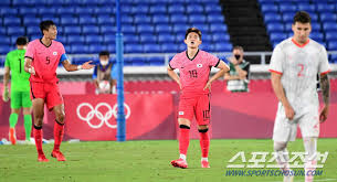 Jun 22, 2021 · 일본축구협회는 22일 도쿄올림픽 남자축구 대표팀 최종 엔트리 18명을 확정해 발표했다. Jj5bkhcxnabzom