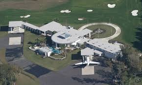 John travolta's house is located in ocala, florida, a short hour and a half drive outside of orlando. John Travolta S House Is A Functional Airport With 2 Runways For His Private Planes Architecture Design