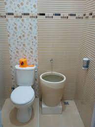 Sebenarnya, kunci mendesain kamar mandi minimalis terletak dari pemilihan perabot dan peletakannya. Desain Kamar Mandi Ukuran 2x1 5 Cek Bahan Bangunan