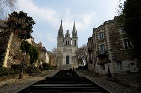 A habitational surname, from french. Kathedrale Von Angers Wikipedia