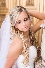 Some indian bridal hairstyles are best suited for certain hair types while some go well with any hair this gorgeous hairstyle is for those with long tresses or those looking to use hair extensions to. Half Up Half Down Wedding Hairstyles 50 Stylish Ideas For Brides