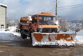 Salage des routes en hiver : L Epandage Le Sel De Nos Routes Moniteur Automobile