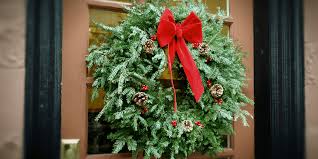 Decorative Ways To Hang A Wreath On