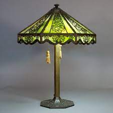 8 Panel Green Maple Leaf Table Lamp