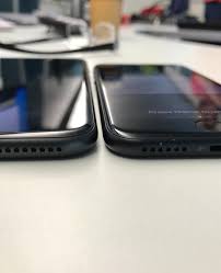I wanted to replace my iphone 6s so i looked at iphone 8 plus and iphone x. Iphone 8 Plus Space Grey And 7 Plus Jet Black Side By Side Iphone