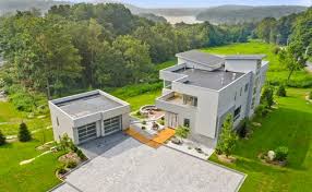 luxury homes in brewster new