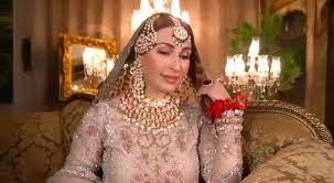 reema khan looks ethereal in latest