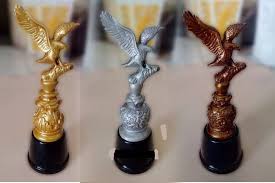 piala bentuk burung