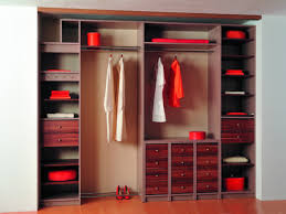 Дизайнът, сложността и големината за вградените гардероби е определяща за крайната цена на гардероба за вашият. Razpredelenie Na Vgraden Garderob Negova Style
