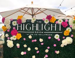 the highlight room flower wall at the